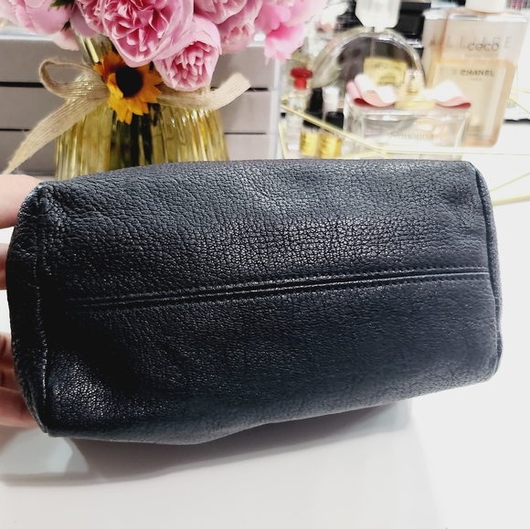 SOLD!Original Givenchy Calfskin wristlet - Picture 4 of 16